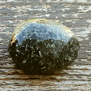 schwarzer Stein